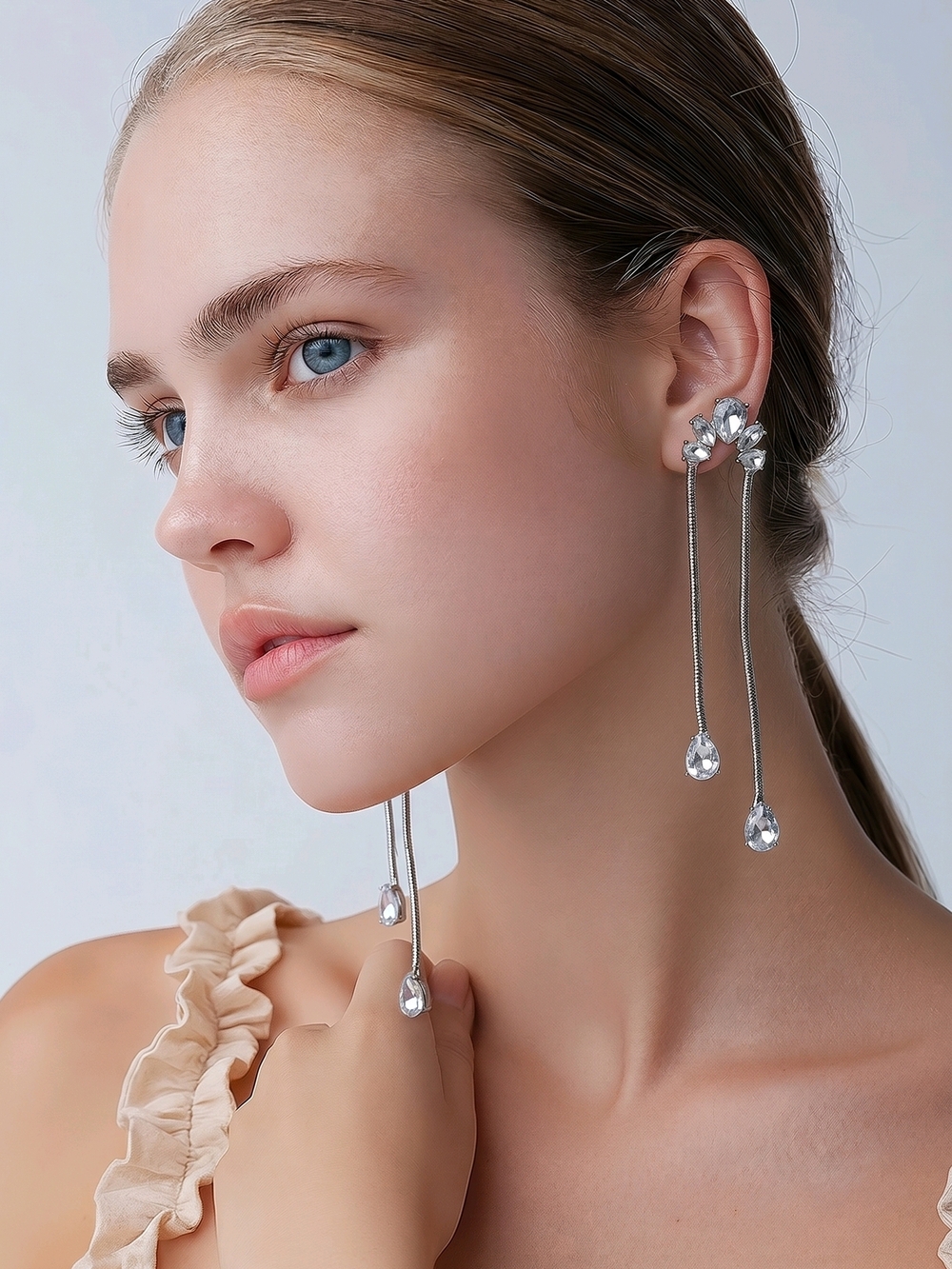 Daisy Fuentes Silver elegant drop earrings